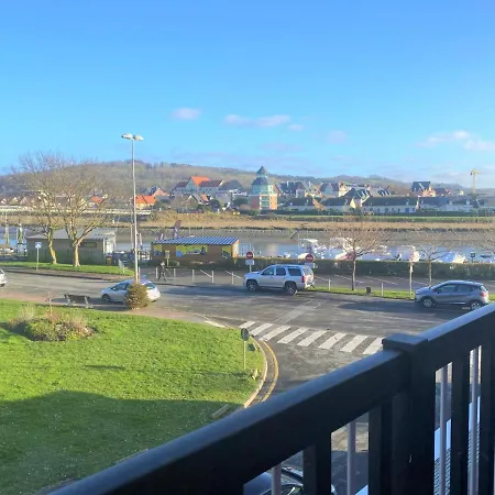 2 Pieces Avec Terrasse Privative, Animaux Admis - Fr-1-487-332 Apartman